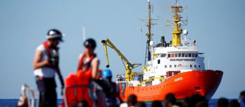 Francia se ofrece a acoger a una parte de los inmigrantes del 'Aquarius'