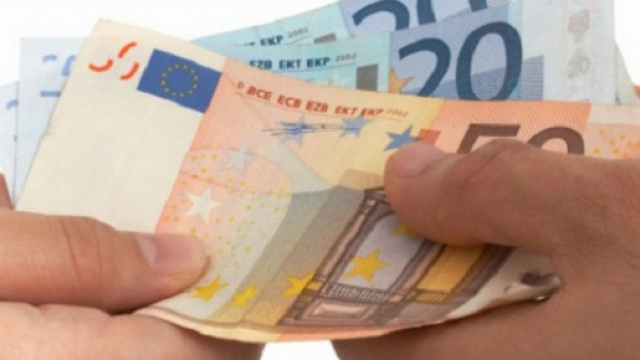 Busta paga in contanti vietata dal primo luglio 2018