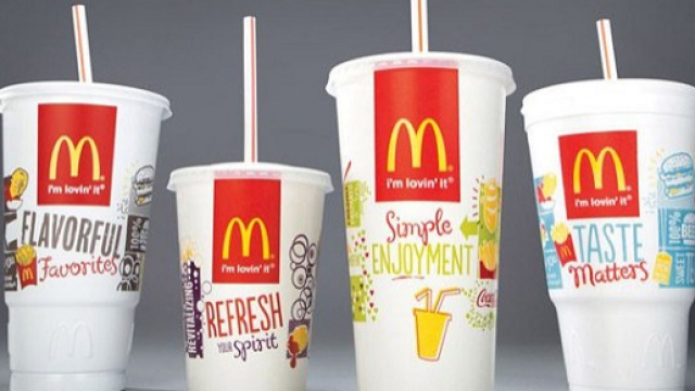 Mc Donald's elimina le cannucce di plastica