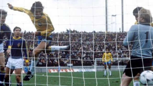 Brasile-Svezia 1-1, Mondiali 1978: il celebre 'gol fantasma' di Zico