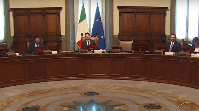 Il primo Consiglio dei ministri