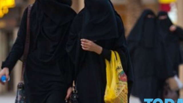 In Danimarca passa il 'burqa ban': vietato coprirsi il volto in ... - today.it