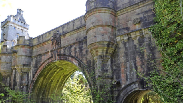 Scozia, il mistero dell'Overtoun Bridge di Milton | thesun.co.uk