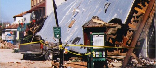Earthquake damage in San Simeon, California, in 2003 (Image courtesy &ndash; Hey Paul, Wikimedia Commons)