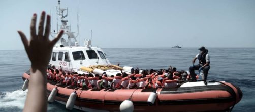 Salvini cierra los puertos italianos a otro barco con inmigrantes