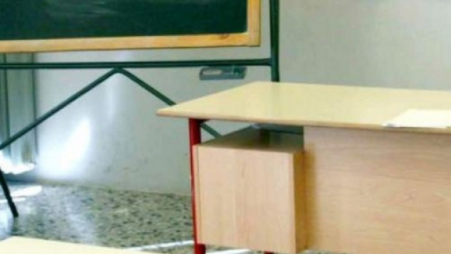 Rapporti intimi con alunno quattordicenne: professoressa d'italiano ai domiciliari