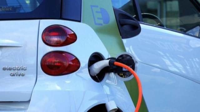 Auto elettrica, in Italia costa ancora troppo