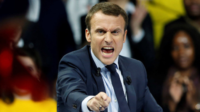 Emmanuel Macron attacca i populismi europei.