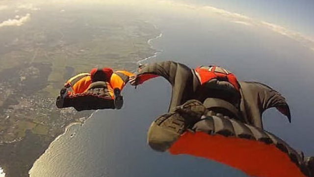 La tuta alare, elemento chiave del "base jumping".