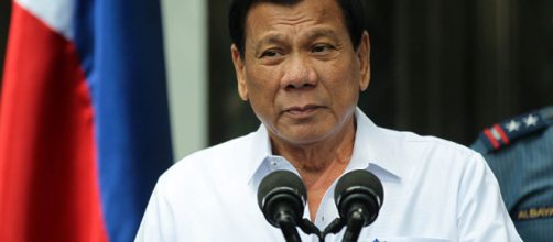 FILIPINAS / El presidente Duterte llama al dios cristiano 'est&uacute;pido' en televisi&oacute;n