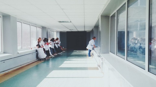 Concorso pubblico per infermieri .