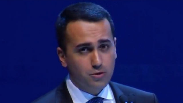 Di Maio all'assemblea di Confcommercio: &lsquo;Pronti a tagliare pensioni d&rsquo;oro e ad abolire i vitalizi&rsquo;