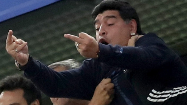 Diego Armando Maradona, gestaccio dopo il gol qualificazione dell'Argentina