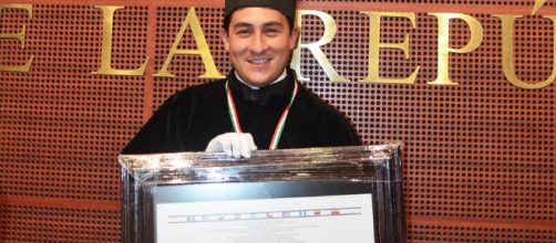 'El Pa&iacute;s' afirma que el doctorado 'honoris causa' se otorga a m&aacute;s hombres que mujeres