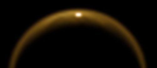 Luna de Saturno llamada 'Encelado' es un posible cuerpo celeste capaz de albergar vida