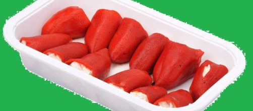 Pimientos del piquillo rellenos de sardinas en aceite de oliva (Fotograf&iacute;a cortes&iacute;a de Codfishshop)p