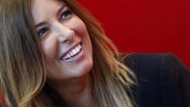 Lucarelli distrugge una mamma che sui social aveva offeso altre signore