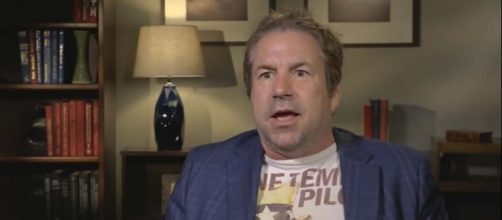 Comedian John Melendez aka Stuttering John pranked the White House into believing he was Sen. Bob Menendez. [Image Inside Edition/YouTube]