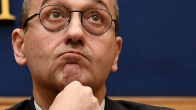 Bagnai frena sulla Flat tax: "Prima le imprese, poi le famiglie"