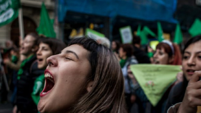 &ldquo;Chiamata globale per l'aborto legale, sicuro e gratuito&rdquo;. Immagine: Emergentes (CC BY-NC 2.0)