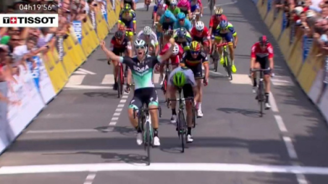 La vittoria di Ackermann nella seconda tappa del Giro del Delfinato