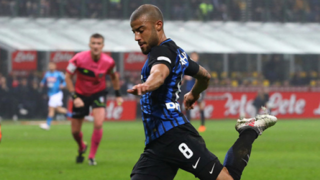 Rafinha torna al Barcellona, l'Inter sta cercando di rinegoziare il prestito