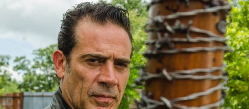 Jeffrey Dean Morgan interpreta a Negan en The Walking Dead