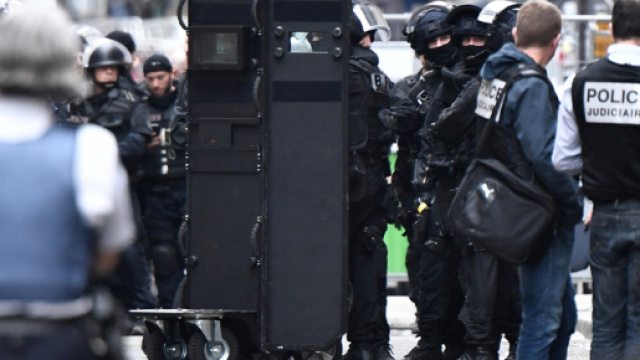 Prise d'otages termin&eacute;e &agrave; Paris