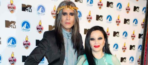 Alaska y Mario viajan a sus or&iacute;genes