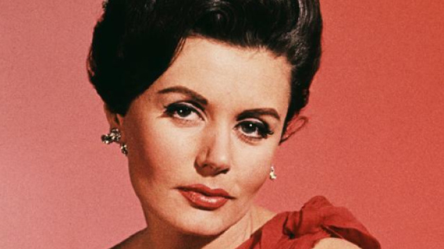 Eunice Gayson, la prima "Bond Girl" scomparsa a 90 anni.