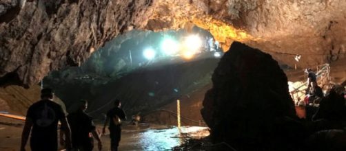 Panorama de actualidad: la 3&ordf; fase del rescate de la cueva y Enrique nuevo seleccionador