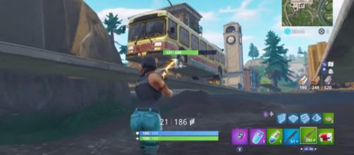 This bug is till in 'Fortnite' even after the V4.5 patch. - [Image source: Pig Glitches/YouTube]