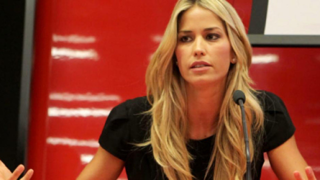 Elena Santarelli risponde agli haters su Instagram.