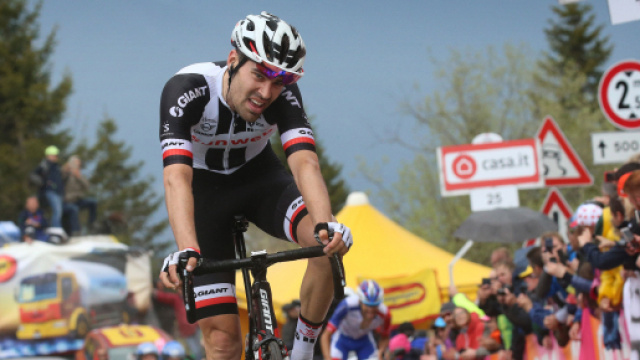 Brutta giornata per Tom Dumoulin al Tour de France.