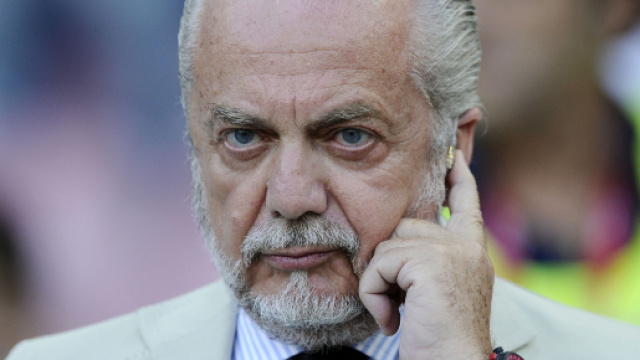 Napoli, De Laurentiis nervoso: attacco a Cavani e alla Juventus