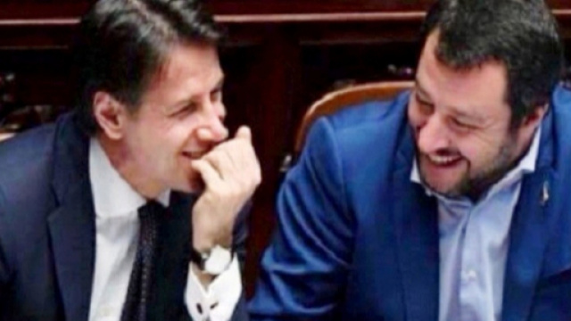 Immigrazione, Conte e Salvini: &lsquo;Redistribuire in Ue o 450 migranti non sbarcano&rsquo;