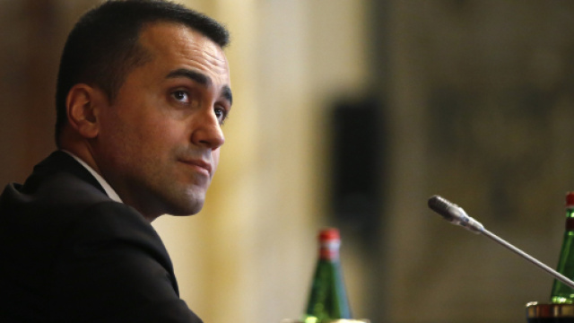 Lavoro, Di Maio accusa: 'Il decreto Dignit&agrave; ha le lobby contro'