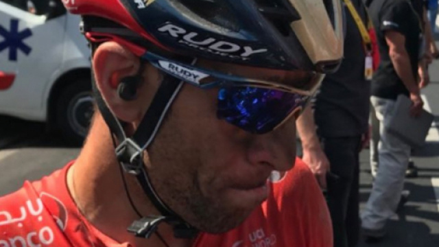 Anche Vincenzo NIbali &egrave; caduto nella tappa del pav&egrave; del Tour de France