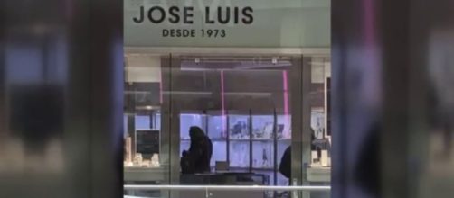 Noticia | Buscan a los atracadores de una joyer&iacute;a en Castelldefels