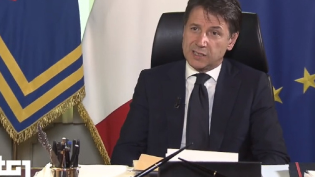 Decreto dignit&agrave;, intervista al premier Giuseppe Conte al Tg1