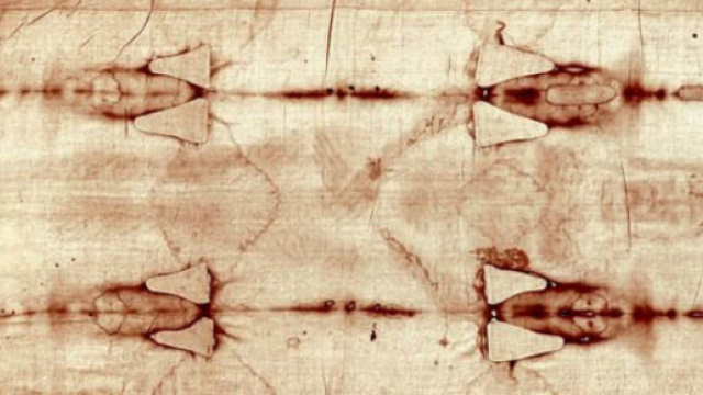 La Sacra Sindone: uno studio dimostra che molte macchie sono un falso