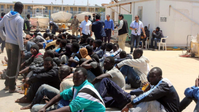 Libia, morti 8 migranti in un container - stoptratta.org