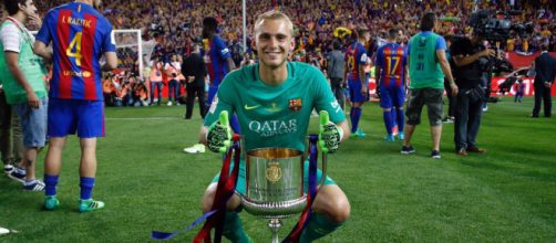 La baja de Cillessen podr&iacute;a cubrirse con Sommer, Perin, Ortol&aacute; o Donnarumma