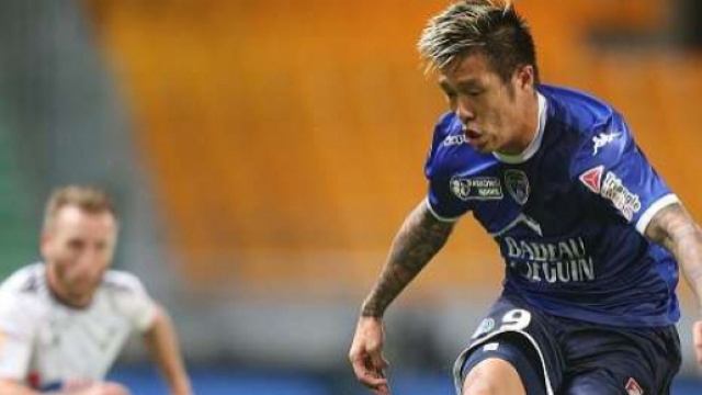 Avant PSG-Troyes : qui est Suk Hyun-Jun, le "Zlatan" sud-cor&eacute;en ... - goal.com