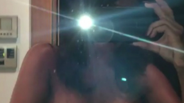 Aida Nizar in topless su instagram: 'sono ancora viva'