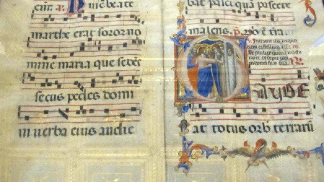 Antifonario antico con note e parole