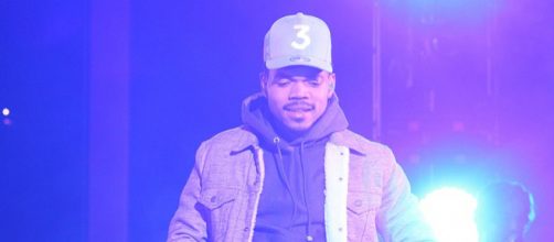 Chance discusses new projects. Image Courtesy of Julio Enriquez | https://www.flickr.com/photos/julioenriquez/34055580440/