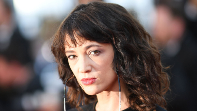 Asia Argento chiama Salvini me**da, lui le risponde 'Che problemi hai?'