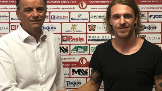 Andrea Raimondi, ex Trapani, con il presidente del Campodarsego, Daniele Pagin (ph. campodarsegocalcio.it)