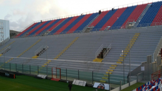 La Curva Sud dello Stadio Comunale "Ezio Scida" - Crotone